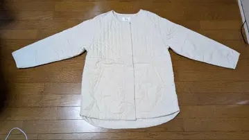 허니즈 화이트 크림색 얇은 퀼팅 자켓 미사용 새상품