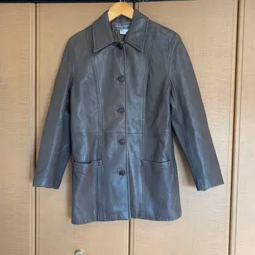 페라가모 브라운 가죽 자켓