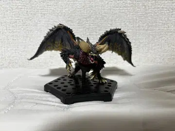 몬헌 네르기안테 피규어