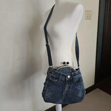 데님 숄더백 꽃무늬 내부