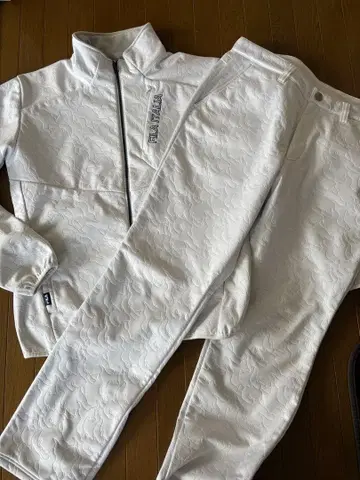 화이트 플리스 자켓과 팬츠 세트 L