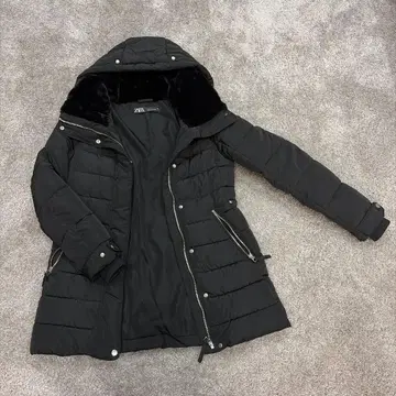 ZARA 후드 부착 블랙 다운 자켓