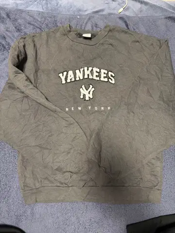 MOUSSY MLB 맨투맨