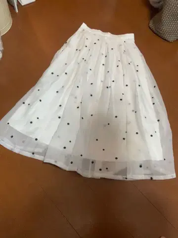 JUSGLITY 도트 무늬 플레어 스커트 사이즈 2