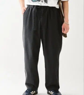 코튼 트윌 벨티드 이지 팬츠 M 사이즈 블랙