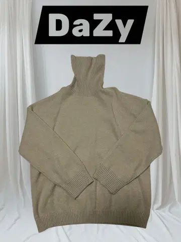 DaZy / 베이지 터틀넥 니트 L 사이즈 새상품급