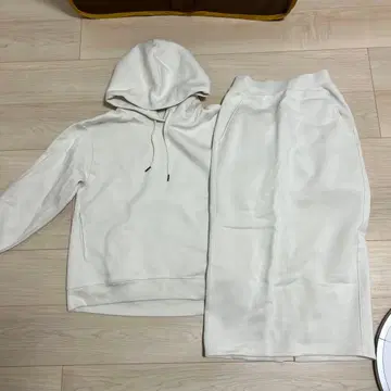 GU 맨투맨 셋업 아이보리