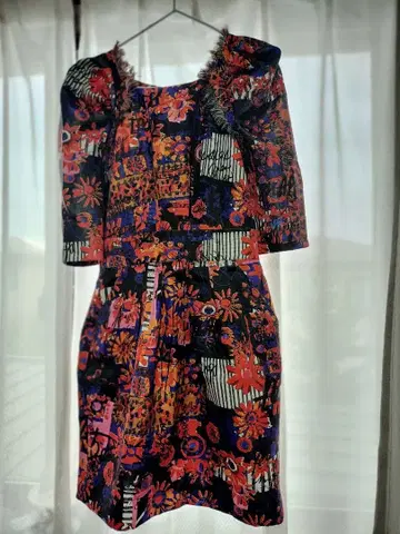 데시구알 Desigual 꽃무늬 반팔 원피스 프릴 포함