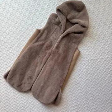 후드 부착 베이지 퍼 베스트 야마다야