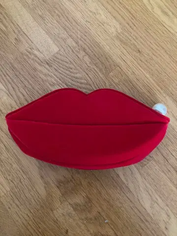 미사용 Memmo 립 모양 파우치 빨간색