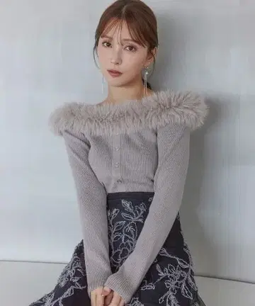 데콜테 퍼 니트 풀오버 SNIDEL