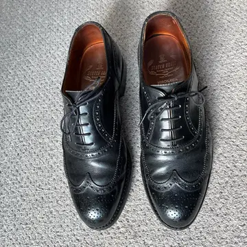 SCOTCH GRAIN 블랙 윙팁 슈즈