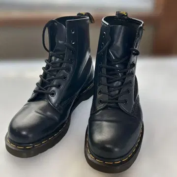 닥터마틴 8홀 부츠 네이비 26.0cm