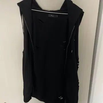 블랙 데미지 가공 후드 부착 롱 후드티