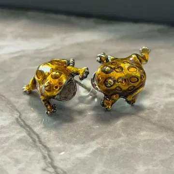 개구리 디자인 귀걸이 (양쪽 귀용)