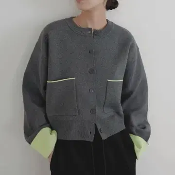 LIAN 바이컬러 니트 가디건 시착만 한 상품