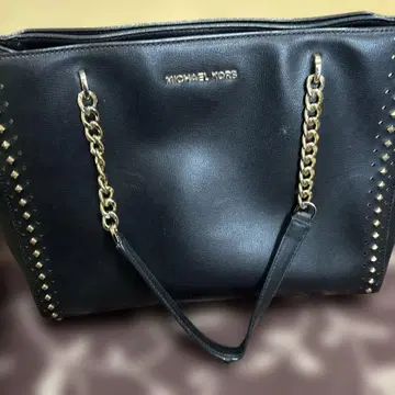 MICHAEL KORS 블랙 스터드 토트백