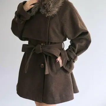 OLIVEdesOLIVE 퍼 티펫 미들 기장 코트