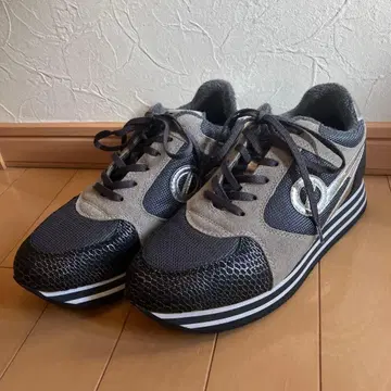 NO NAME 그레이 스니커즈 39