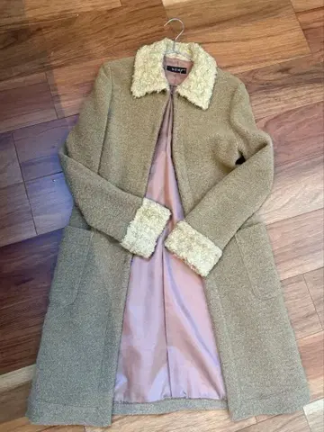 NEMI 베이지 롱 코트