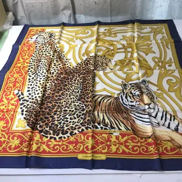 112199 살바토레 페라가모 페라가모 호랑이 무늬 스카프