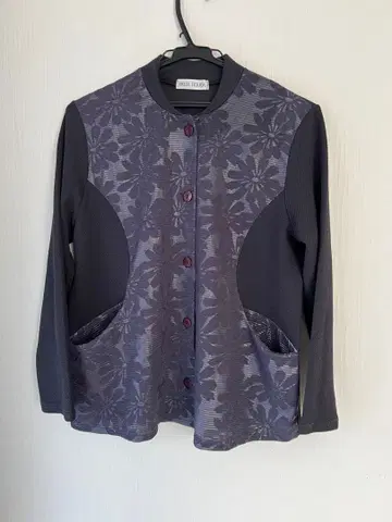 미사용 BELEE ROUGE 꽃무늬 가디건 네이비