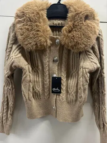 퍼 케이블 짜임 니트 가디건 Top of the Hill