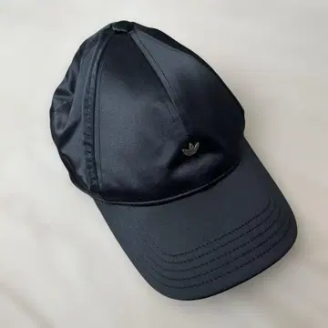 adidas 블랙 새틴 캡 57-61cm
