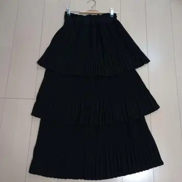 푸뉴즈 punyus 3단 플리츠 스커트 사이즈 2