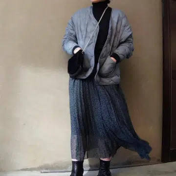 유니클로 울트라 라이트 다운 릴랙스 자켓 블루 M