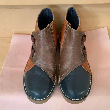 Cuatro 숏부츠 브라운 네이비 컬러 커스터드 색상