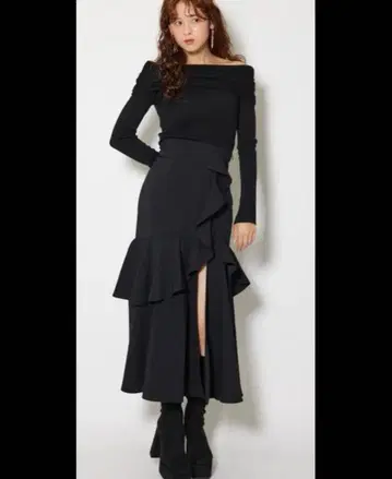 rienda [ 2025AW ] 프릴 슬릿 하이웨스트 스코트 숏팬츠