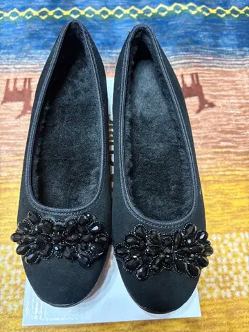 블랙 비즈 장식 플랫슈즈 낮은 힐