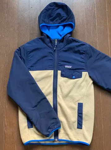 Patagonia 플리스 자켓 네이비/베이지