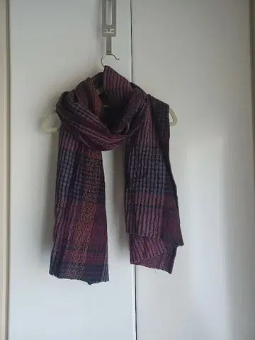 프릿 울 체크 스톨