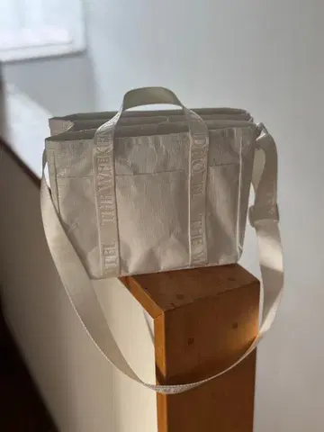 [ 새상품급 ] THE WEEKND HOTEL 토트백 화이트