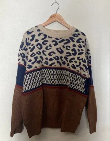 EVRIS 레오파드 MIX 자카드 니트