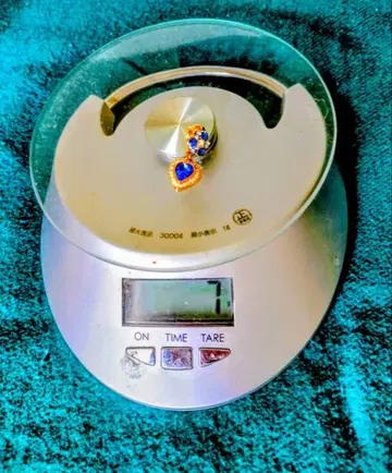 파란색 보석풍 라운드형 브로치