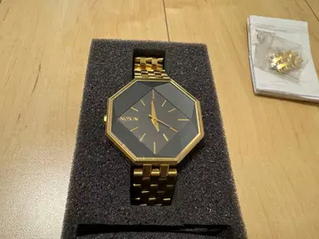 닉슨 NIXSON 손목시계 골드 팔각형