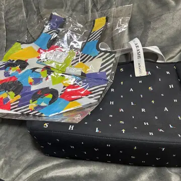 this is 아라시 토트백 에코백