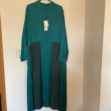 공작 패턴 랜덤 플리츠 원피스 SUMI STYLE