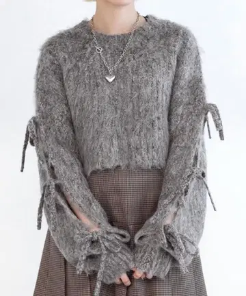 w closet 그레이 크롭 스웨터