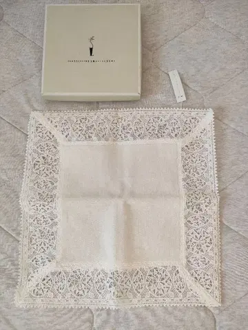 클래식스 더 스몰 럭셔리 손수건