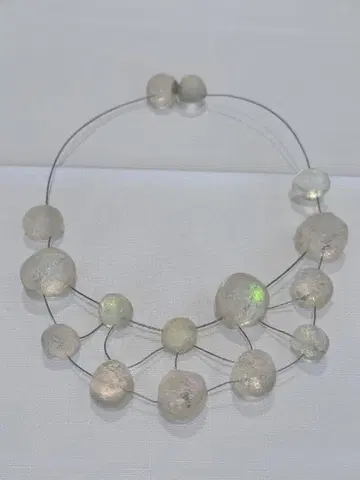 투명 모던 목걸이(MoMA)