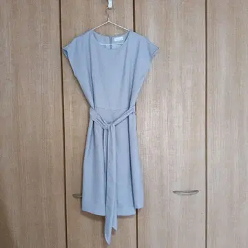 무릎 기장 원피스 허리 리본 포함