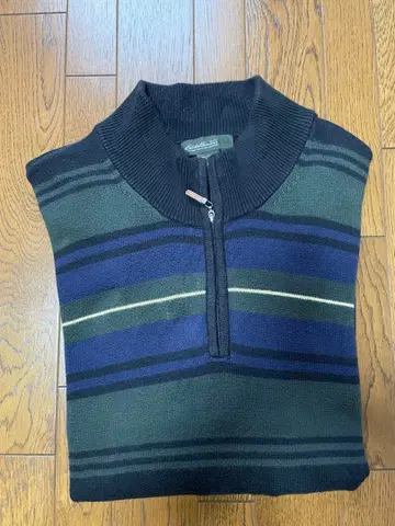 에디바우어 스트라이프 디자인 지퍼 하이넥 니트