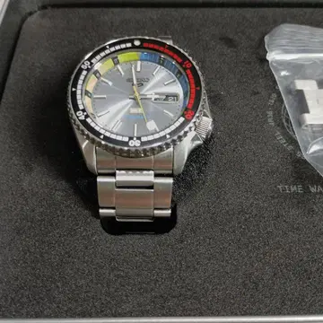 SEIKO HUF 콜라보 한정판 모델 파이브 SS SBSA279