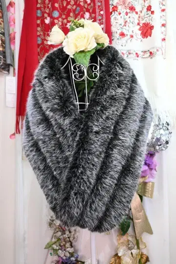 새상품 추가 OFF 복슬복슬 인조 모피 숄 9093