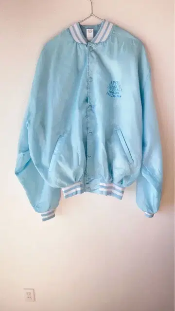 스카이블루 버튼식 점퍼 구제 의류 상태