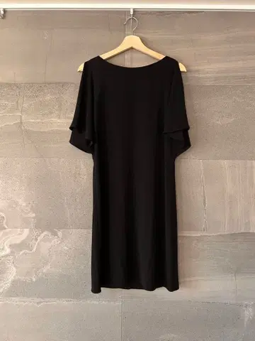 Theory 슬리브리스 원피스 블랙